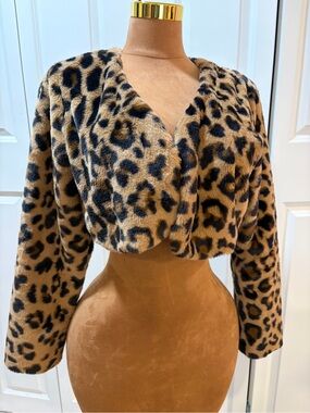 iris Leopard Print Faux Fur Cropped Jacket in Brown and Black